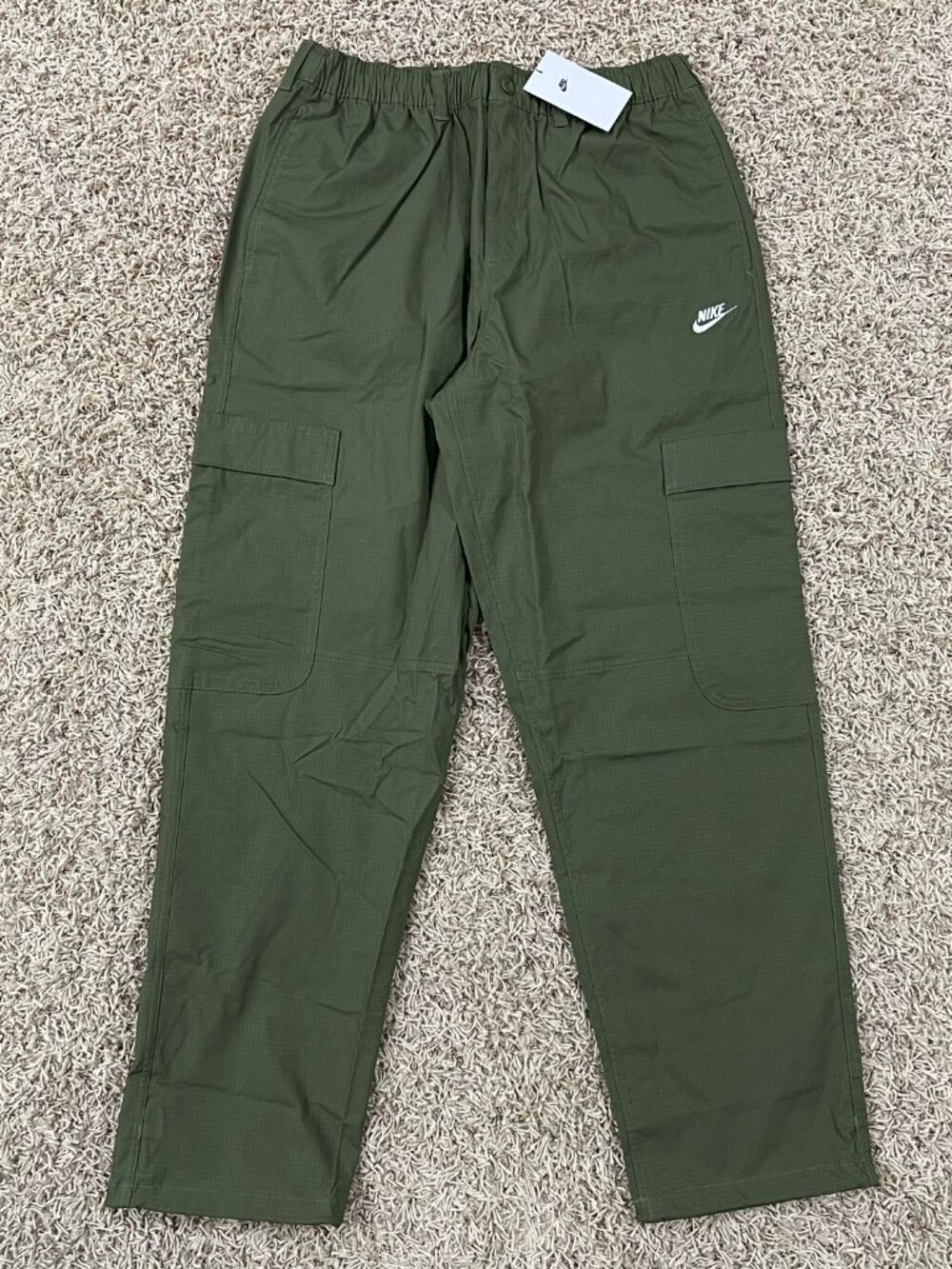 Nike Men’s Sportswear Club Woven Cargo Pants Olive HV1433-222, Size Medium (New)